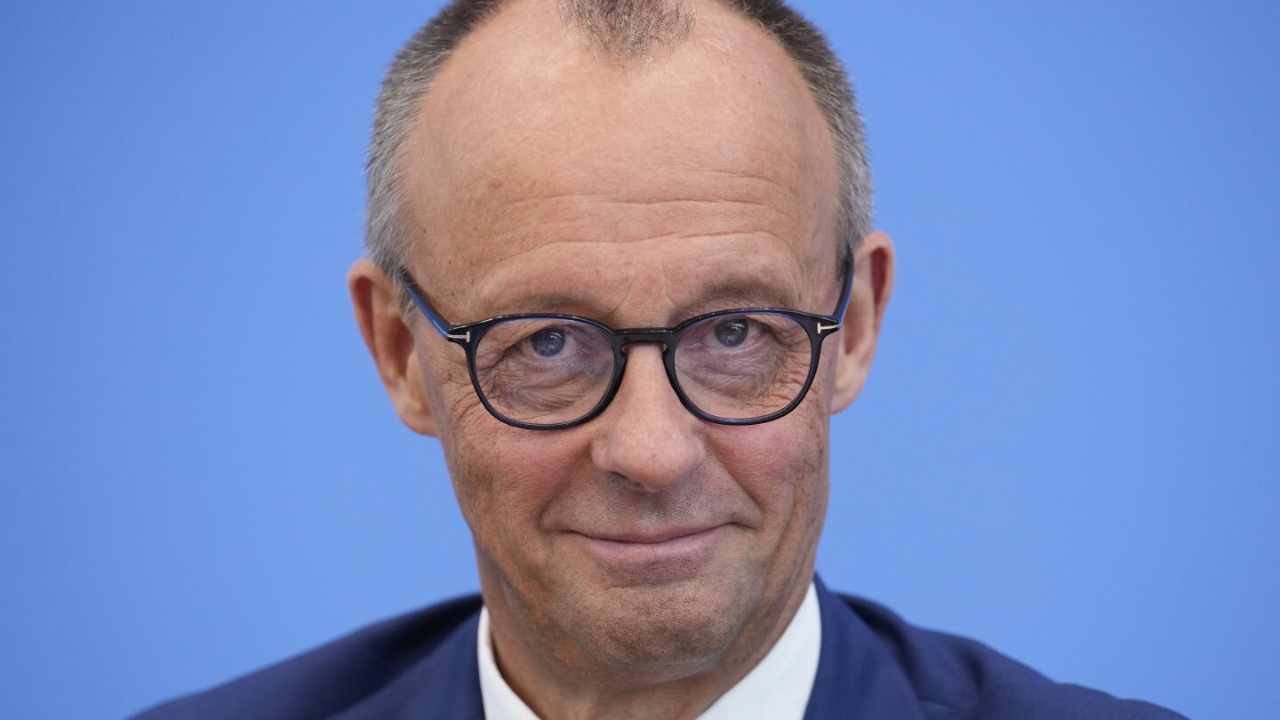 61 companies including Siemens and Deutsche Bank to invest more than $700 billion in Germany