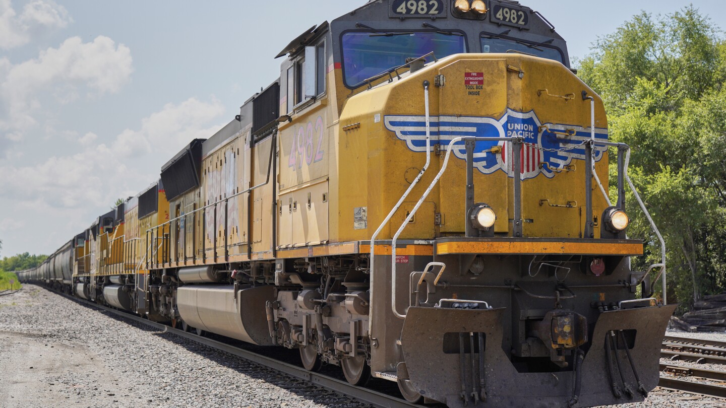 Union Pacific Norfolk Southern announce transcontinental railroad deal