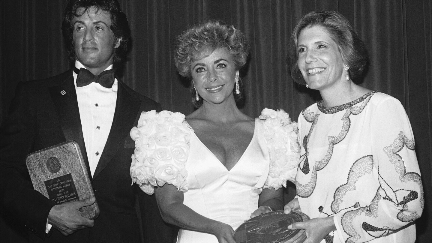 Wallis Annenberg, billionaire philanthropist who backed arts, science and other causes, dies at 86