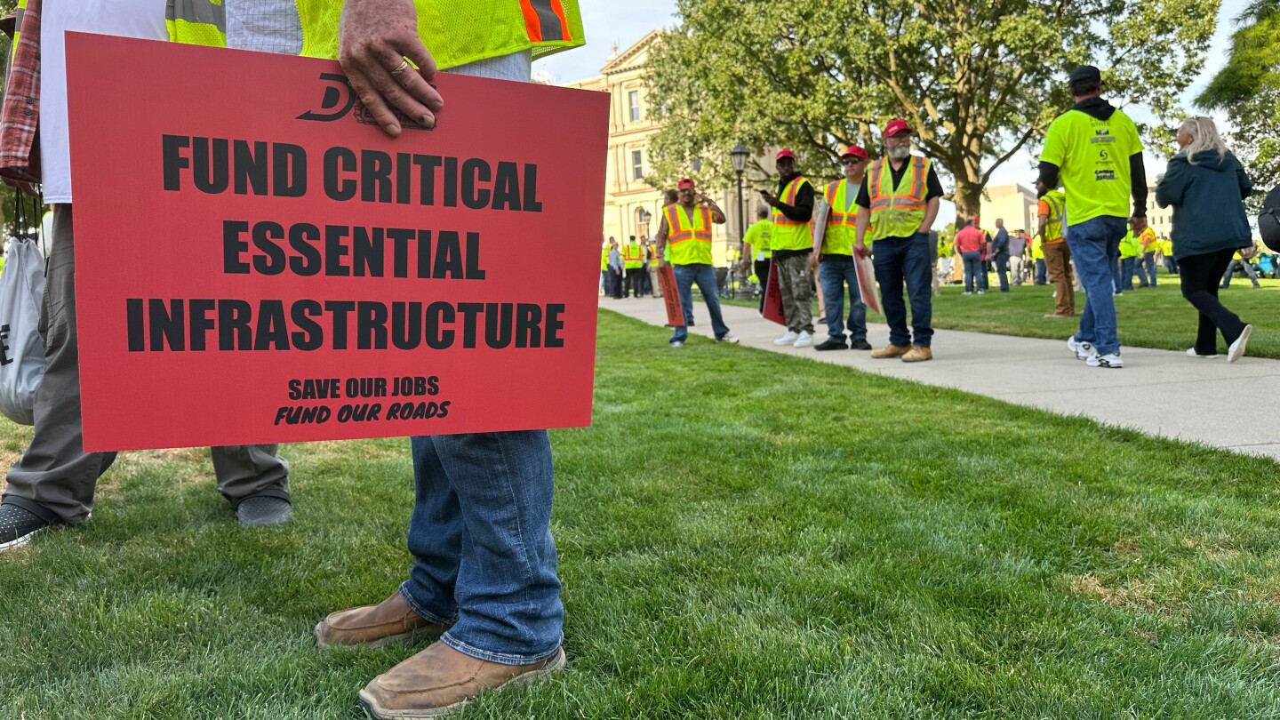 Whitmer to address Michigan’s economy as possible government shutdown looms