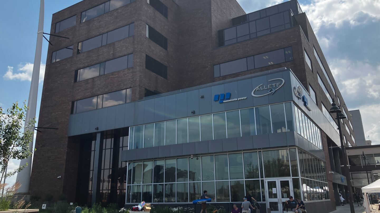 AI’s energy demand draws investment firms to local utilities