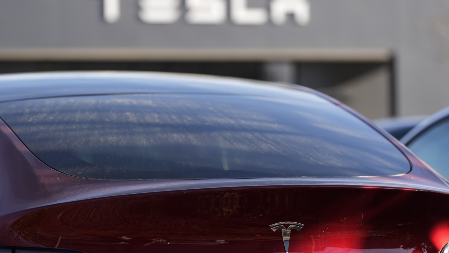 US auto safety regulators investigating Tesla due to door handle issue