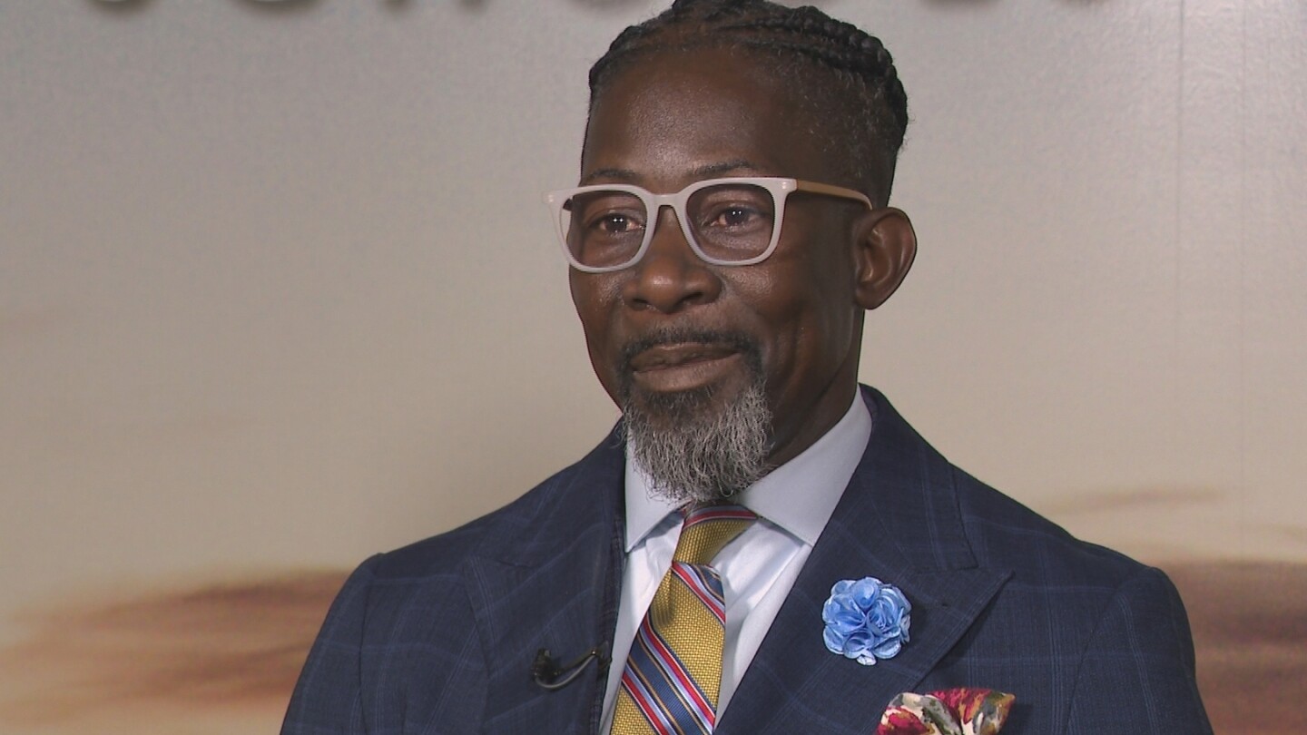 Iowa school district sues company that vetted superintendent Ian Roberts