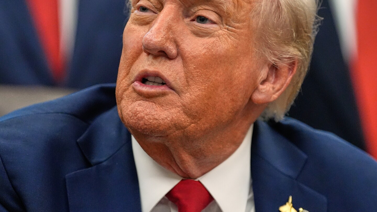 Trump pauses $2.1B for Chicago infrastructure projects