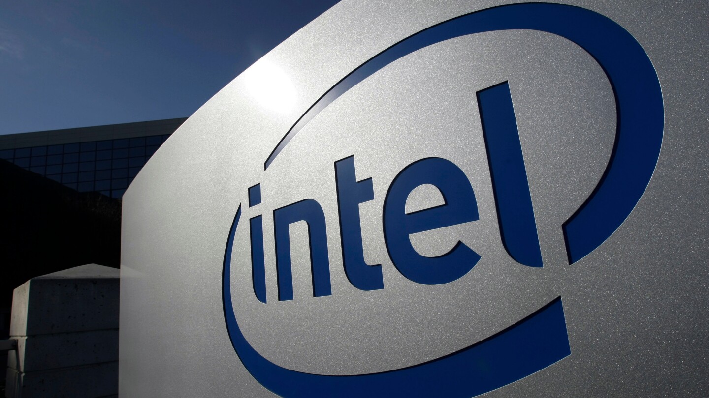 Intel posts profits as it struggles to regain market share