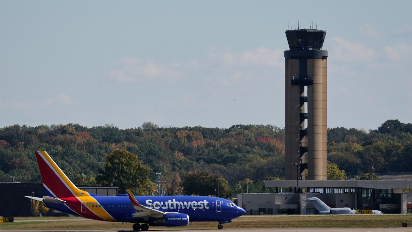 Sen. Tammy Duckworth accuses Trump administration of aviation politics during shutdown