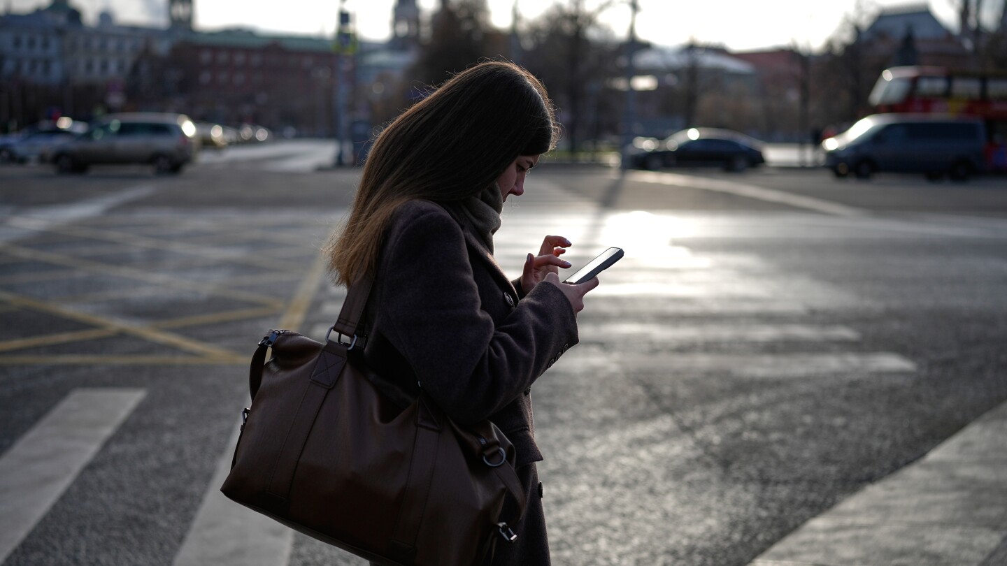 Russia restricts FaceTime, its latest step in controlling online communications