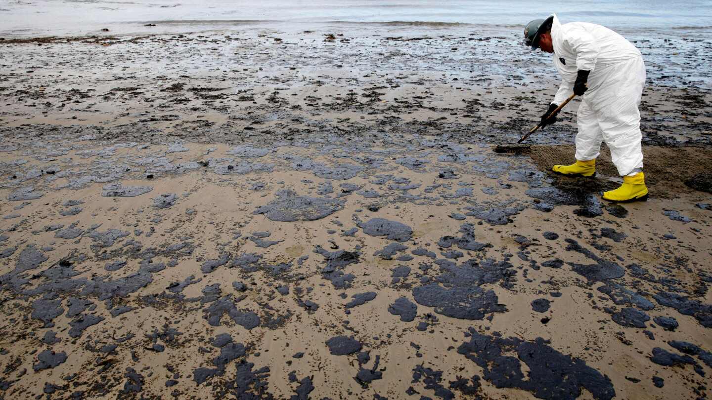 Trump administration announces plan for new oil drilling off the coasts of California and Florida