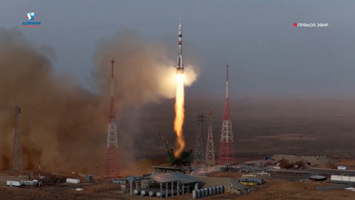 US-Russian crew of 3 blasts off to the International Space Station