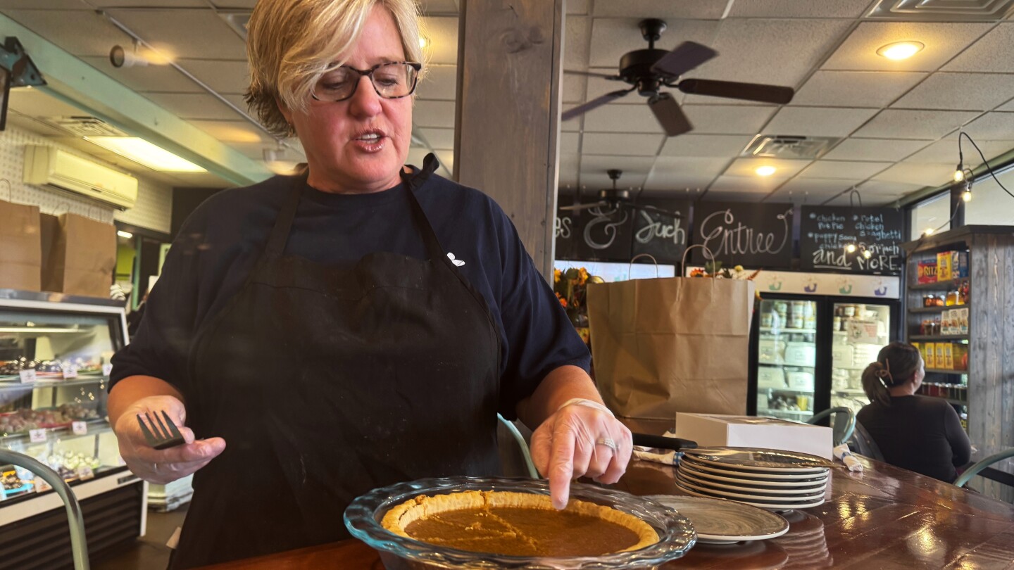 Pumpkin vs. sweet potato pie: Which Thanksgiving dessert is best?