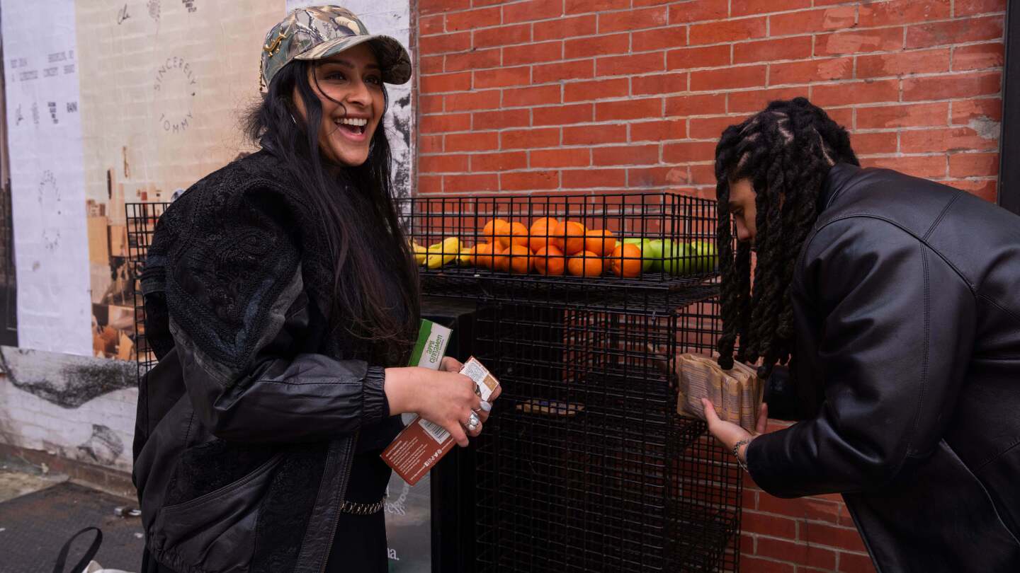 Americans gave $4B on GivingTuesday 2025 as donations and volunteering gain big over last year