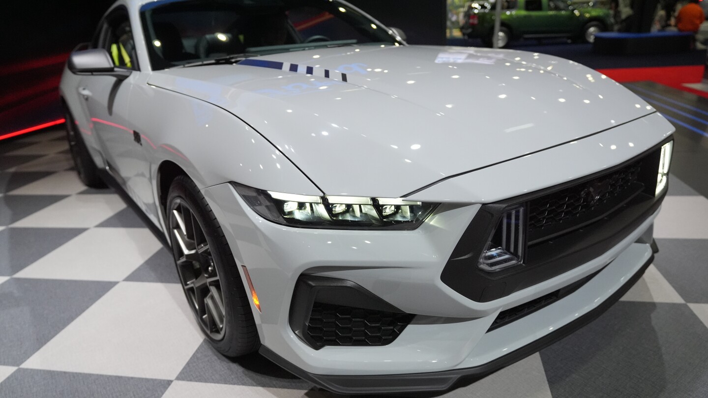 Trump plans to weaken vehicle mileage rules that limit air pollution